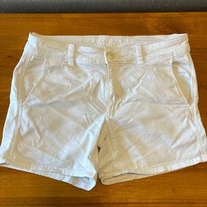 White American eagle midi shorts